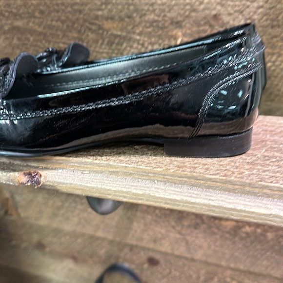 COLE HAAN BLACK PATENT LEATHER LOAFER WITH BOW - Picture 5 of 7